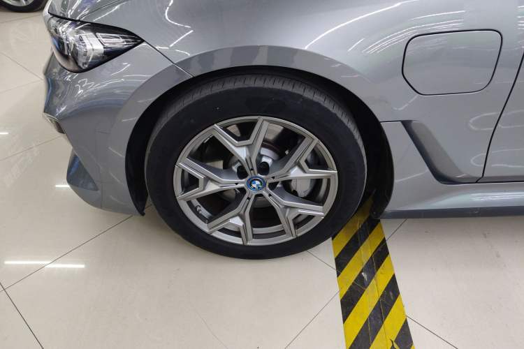 Used BMW i3 2022 eDrive 35 L
