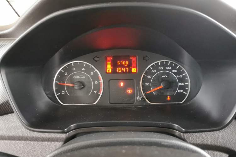 Used Wuling Hongguang V 2022 1.5L Jingqu Edition Enclosed-Window Vehicle with Electric Power Steering LAR
