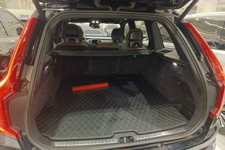 Used Volvo XC90 2023 B5 SmartDrive Luxury Edition 5 Seats
