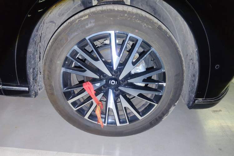 Used  Q07 2025 215 Flagship PLUS