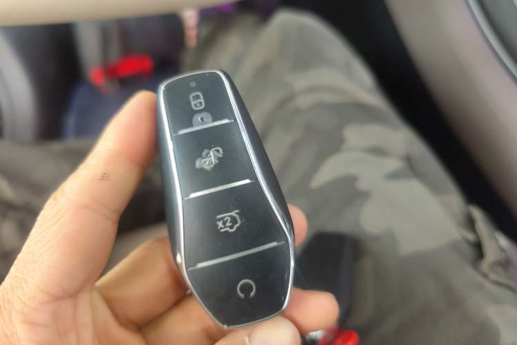 Used BYD Han 2025 EV with 701 km of Laser Radar-Enabled Intelligent Driving
