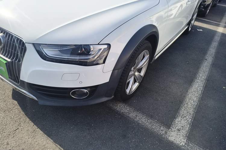 Used Audi A4 (Import) 2014 40 TFSI allroad quattro plus version
