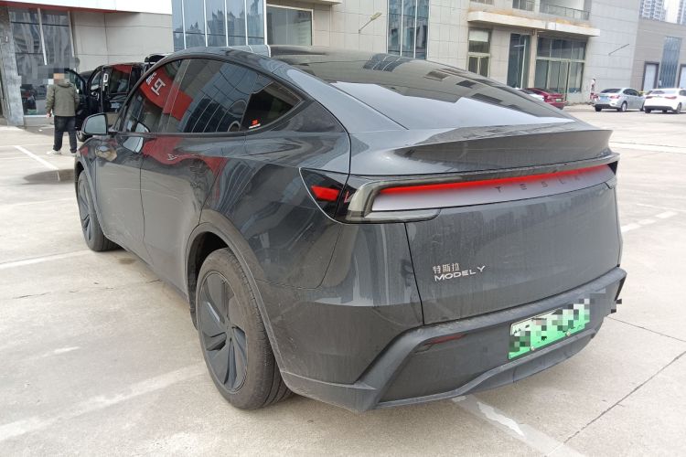 Used Tesla Model Y 2025 Rear-Wheel-Drive Version
