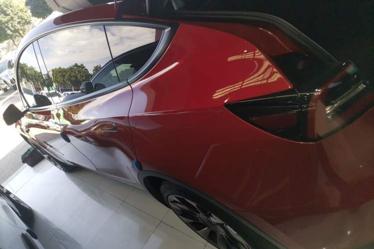 Used Tesla Model Y 2021 Long-Range All-Wheel-Drive Version 3D7
