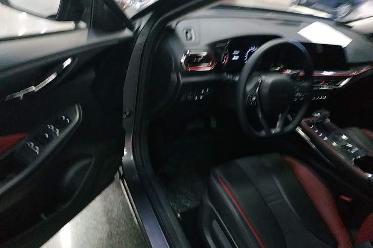 Used Oshan X5 2021 Revised Version 1.5T DCT Luxury Edition
