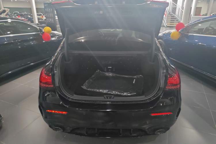 Used Mercedes-Benz A-AMG 2025-Year Restyled AMG A 35 L 4MATIC