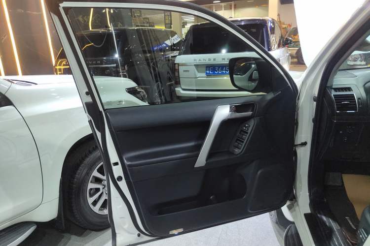 Used Toyota Prado 2018 3.5L Automatic TX-L with Rear-Mounted Spare Tire
