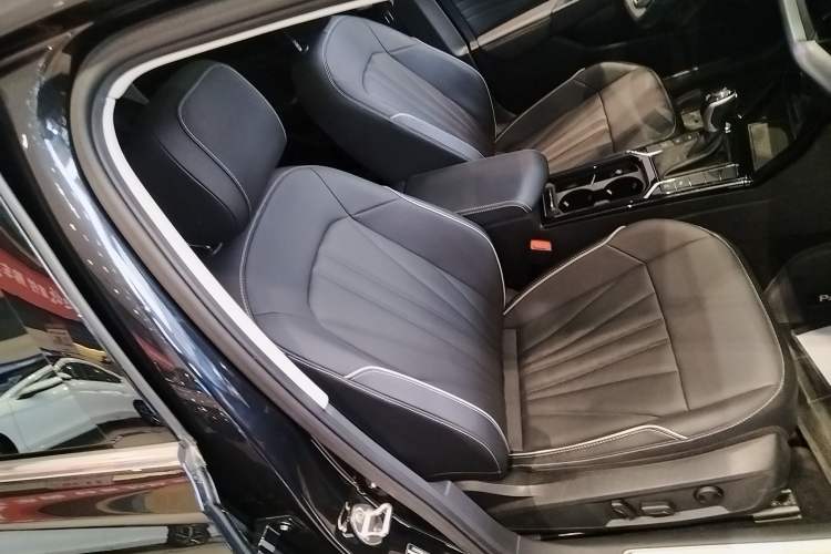 Used Volkswagen Passat 2024 380TSI Dragon Glory Edition
