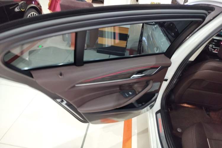 Used BMW 5 Series 2022 Second Facelift 530Li xDrive Luxury Package
