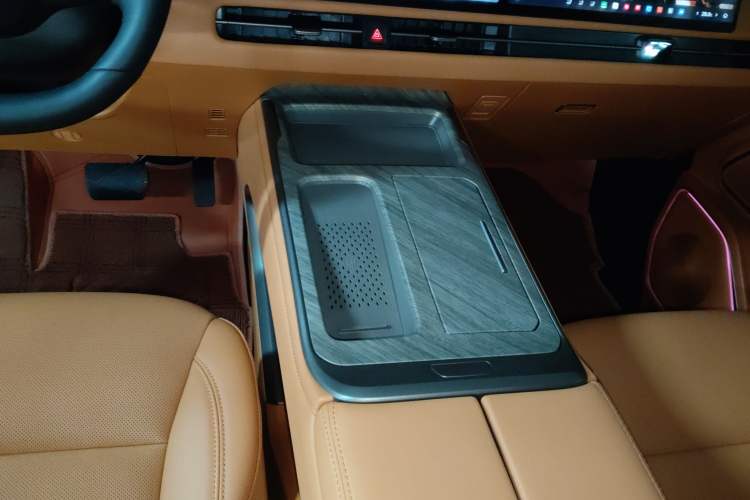 Used Wey Gaoshan 2025 Four-Wheel Drive Alpine 8
