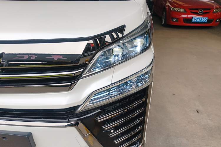 Used Toyota Vellfire 2019 Dual-Engine 2.5L HV Luxury Edition
