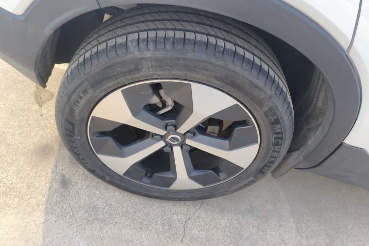 Used Volvo XC40 2024 B4 4x4 Smart Luxury Edition