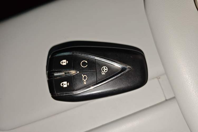 Used Changan UNI-Z New Energy 2024 Blue Whale Smart Electric iDD 125km Excellence Model
