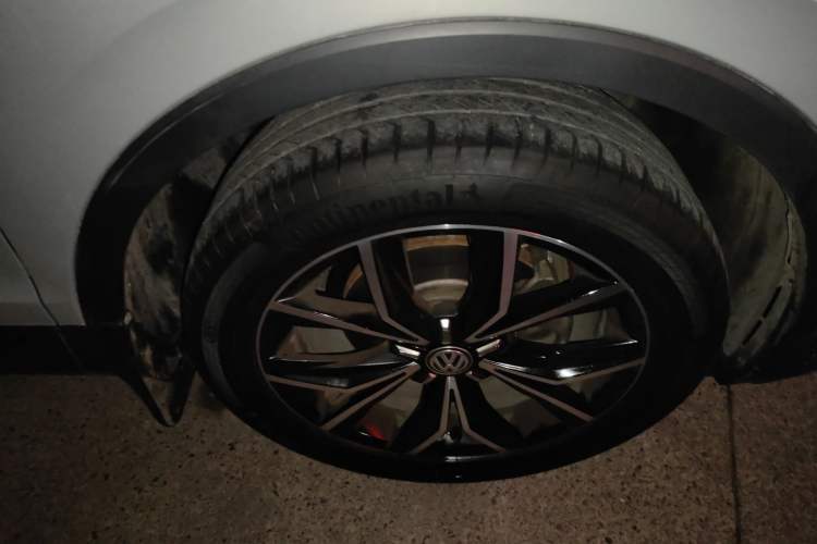 Used Volkswagen Tiguan L 2019 330TSI Automatic Two-Wheel Drive Smart Luxury Version China VI Standard
