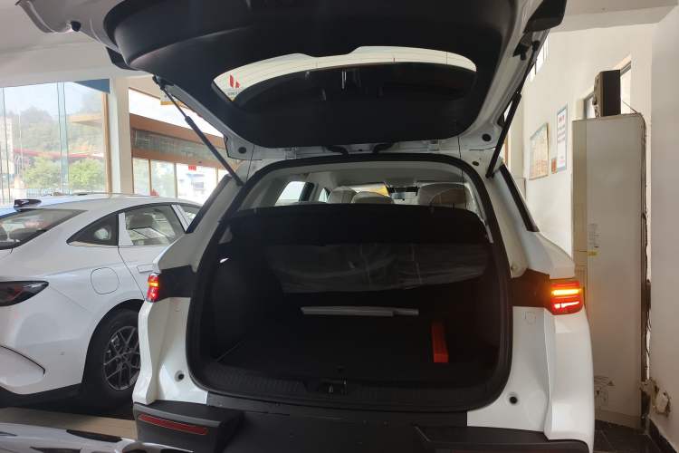 Used BYD Song Pro New Energy 2025 2nd Generation Intelligent Driving Version DM-i 75KM Leading Edition