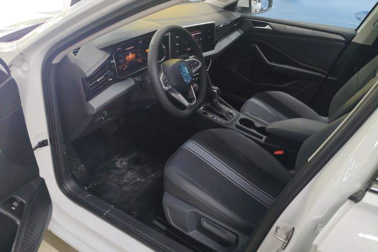 Used Volkswagen Sagitar 2025 Facelift 200TSI DSG Flyover Edition