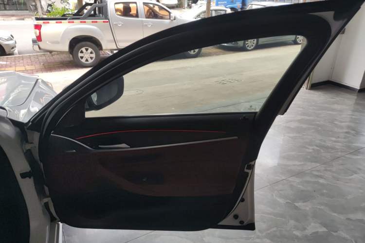 Used BMW 5 Series 2022 Second Facelift 530Li Luxury Version M Sport Package
