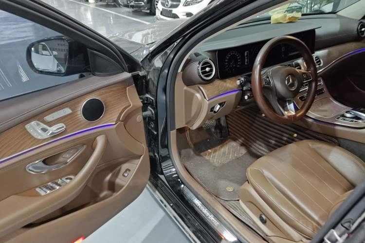 Used Mercedes-Benz E-Class 2018 Facelift E 300 L Luxury Edition
