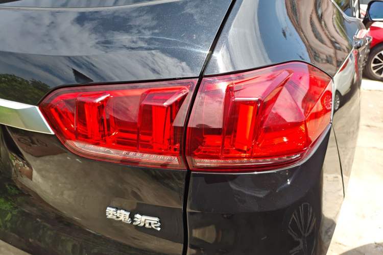 Used Wey VV5 2019 Upgraded Model 2.0T Two-Wheel Drive Ultra-Luxury Version China V Standard
