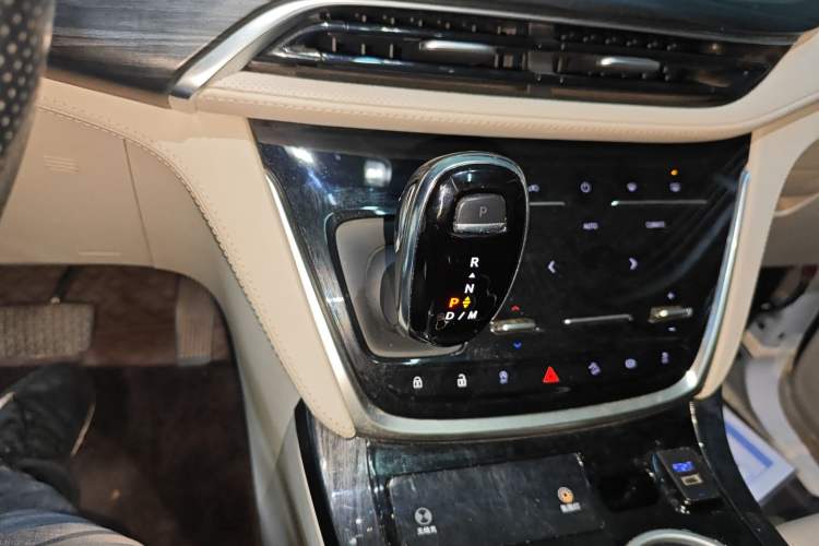 Used Buick GL8 2023 ES Lu Zun Comfort Model
