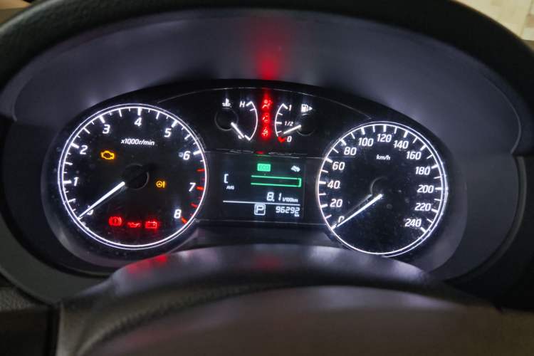 Used Nissan Tiida 2016 1.6L CVT Cool Dynamic Edition
