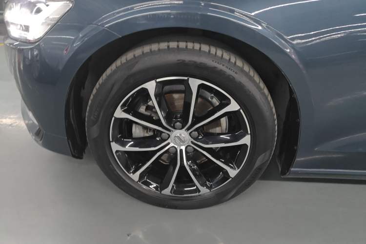 Used Volvo S60 2022 B4 Zhiyi Luxury Edition