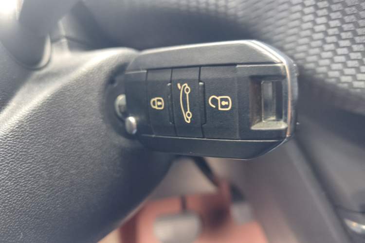 Used Peugeot 2008 2014 1.6L Automatic Fashion Edition