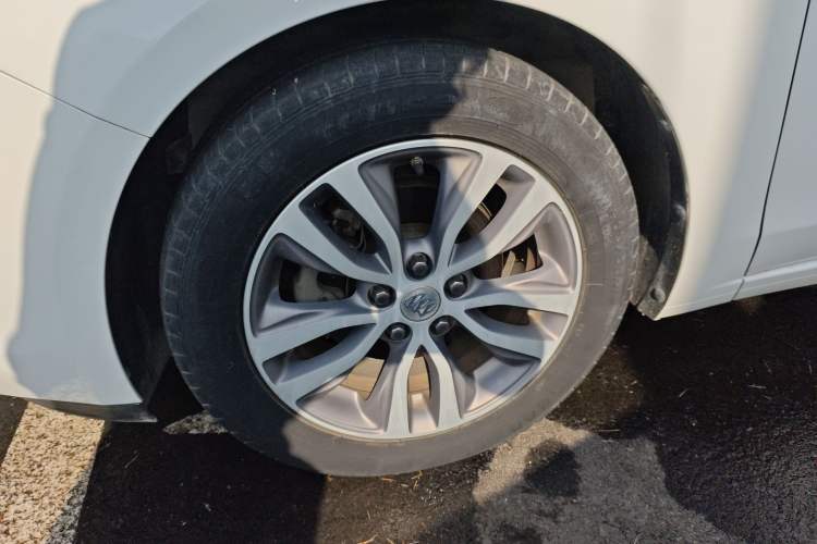 Used Buick GT 2018 18T Automatic Elite Model
