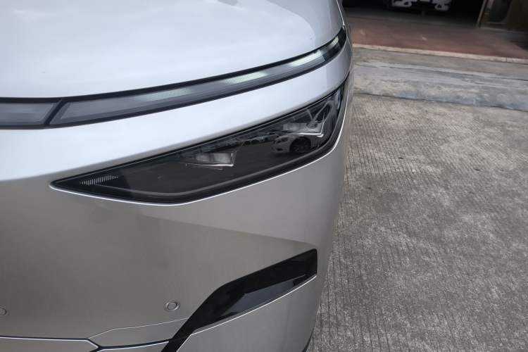 Used XPeng X9 2024 702 Ultra-Long Range Pro
