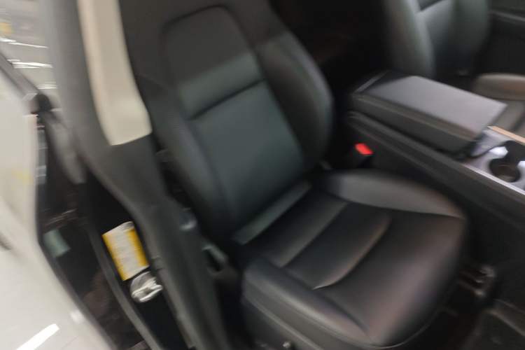 Used Tesla Model Y 2023 Rear-Wheel-Drive Version
