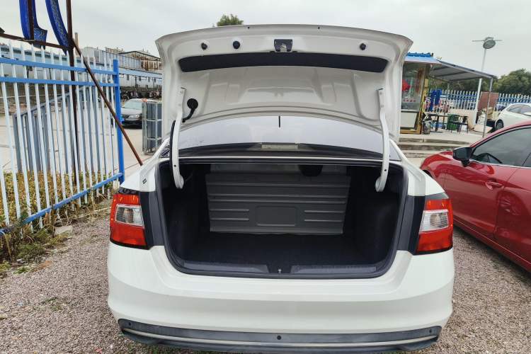 Used Skoda Rapid 2018 1.6L Automatic Comfort Edition