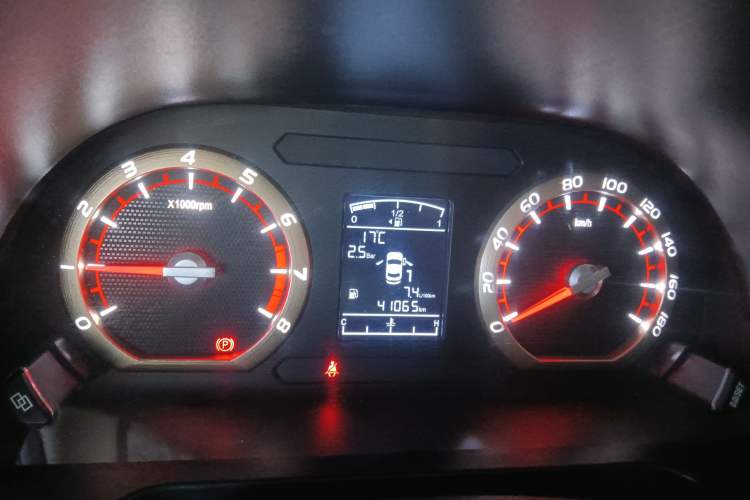 Used FORTHING Lingzhi 2020 M5L 1.6L Base Model 9 Seats
