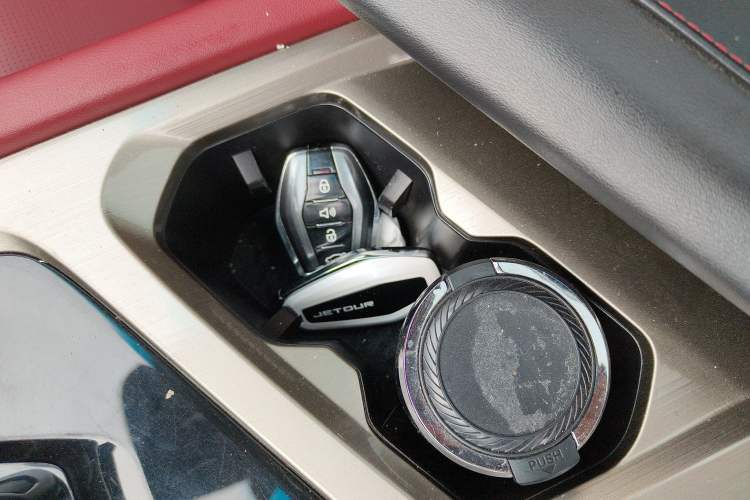 Used JETOUR X70 2023 1.5T DCT Overpass PRO+ Edition 7 Seats
