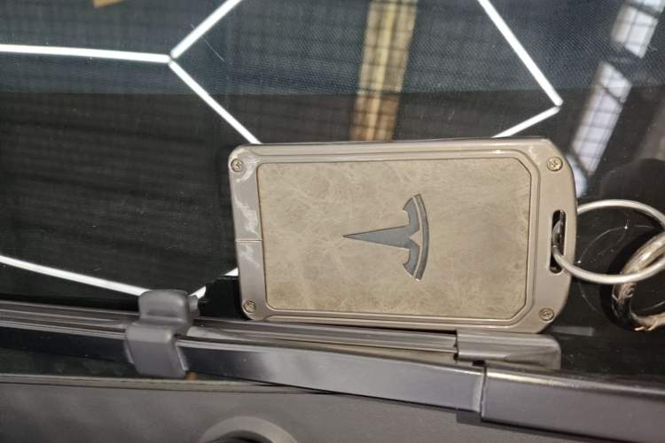 Used Tesla Model Y 2022 Long-Range All-Wheel-Drive Version