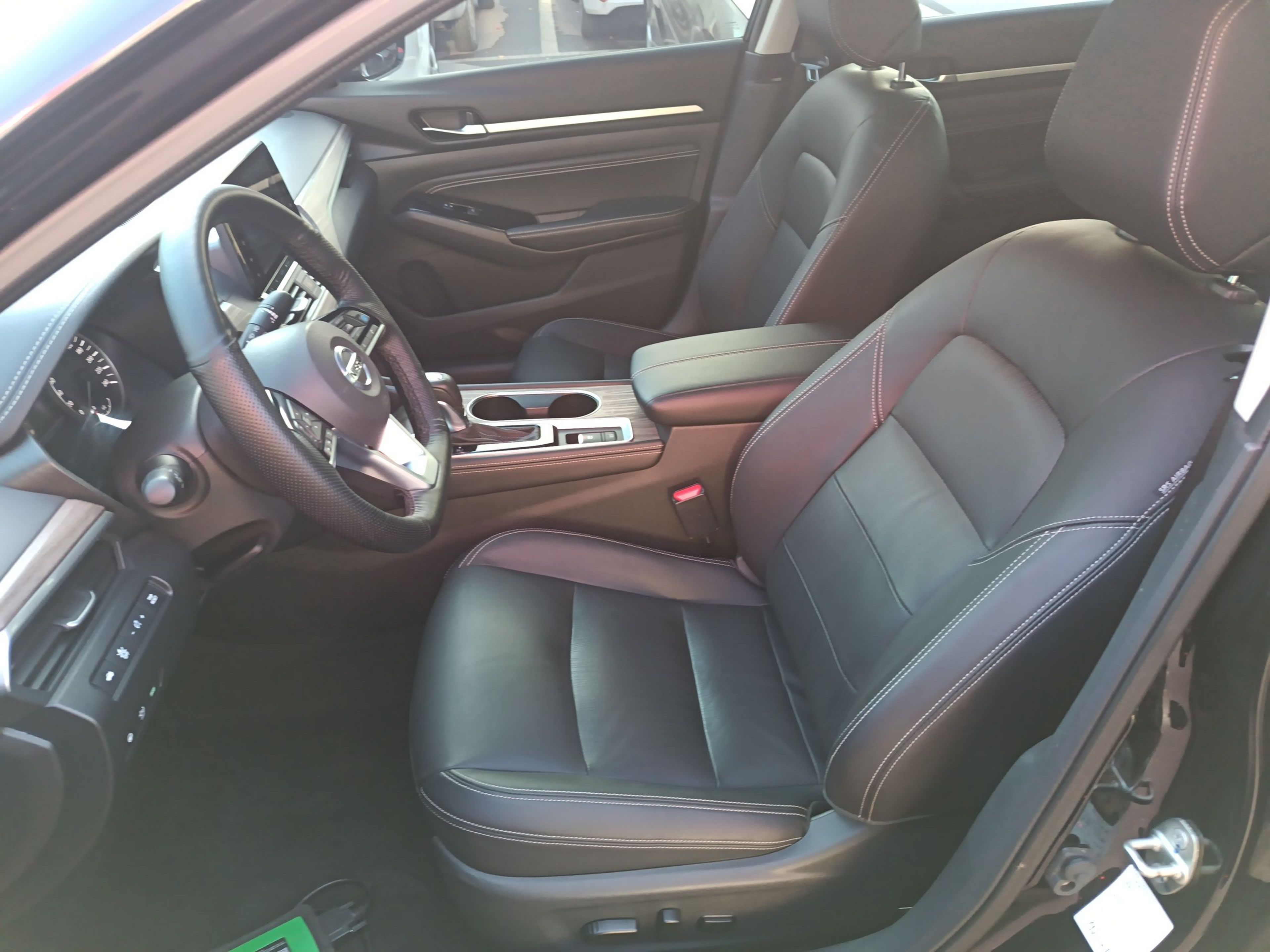 Переднее сиденье в автомобиле