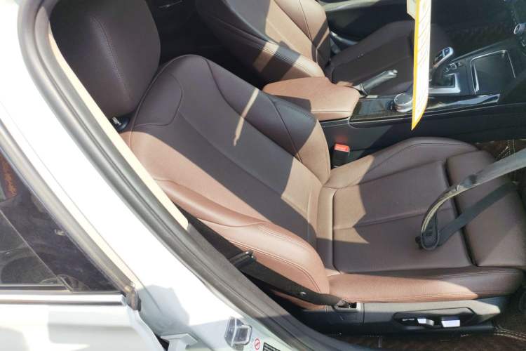 Used BMW 3 Series 2018 320Li Leading Luxury Package
