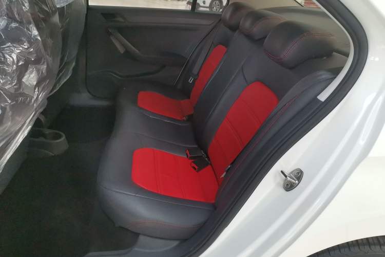 Used Volkswagen Jetta 2015 Value Edition 1.6L Manual Fashionable Style
