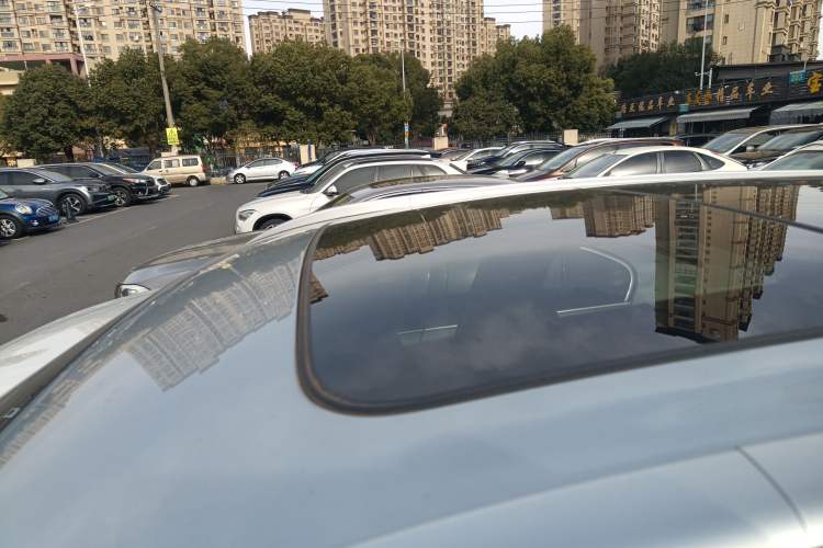 Used Geely Auto Emgrand X7 Sport 2020 1.8TD DCT Two-Wheel Drive Smart Connect 4G-Enabled Version
