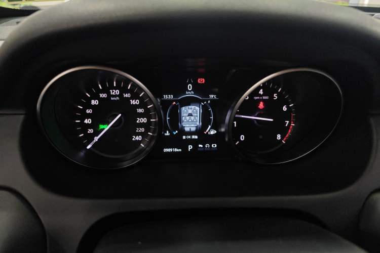 Used Land Rover Discovery Sport 2019 240 PS PURE Edition China VI Standard
