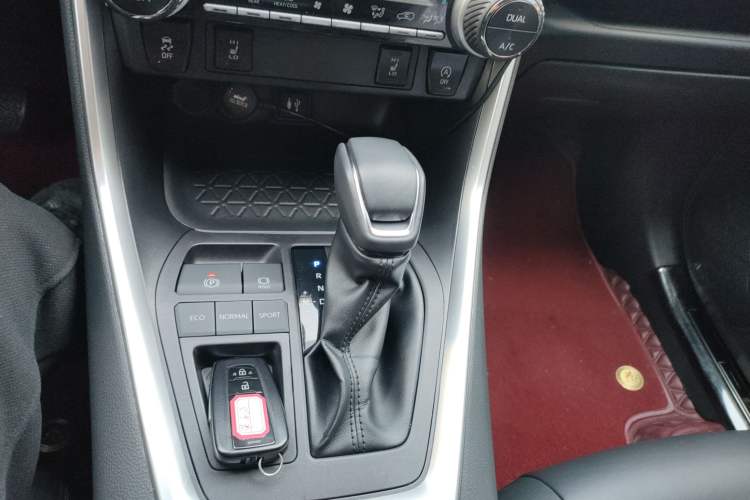 Used Toyota RAV4 2021 2.0L CVT Two-Wheel Drive Fashion PLUS Edition