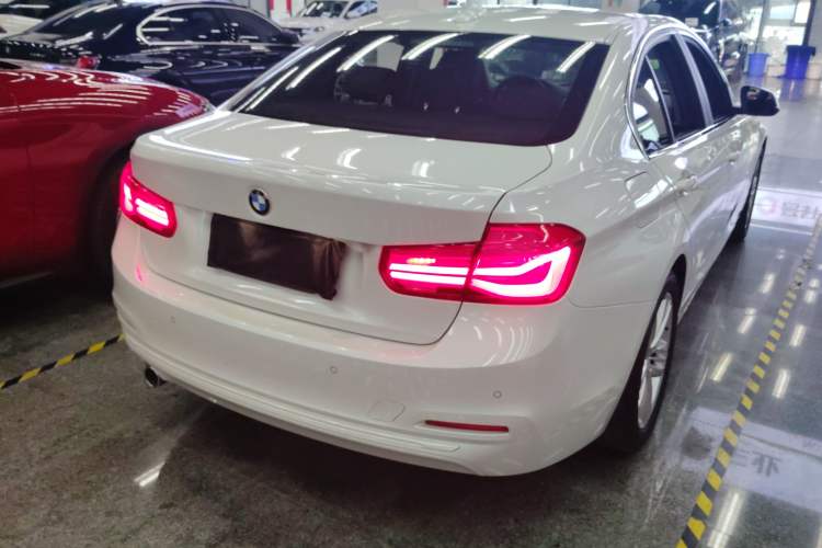 Used BMW 3 Series 2017 318i Fashion Model