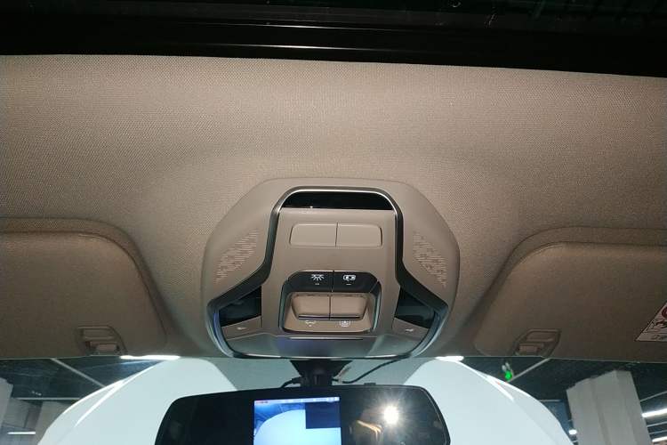 Used Geely Auto Coolray 2019 260T DCT Knight China VI Standard
