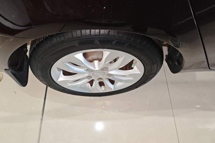 Used Geely Auto Emgrand 2016 Sedan 1.5L CVT Upward Version
