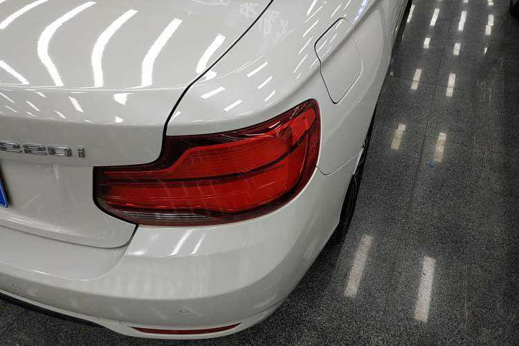 Used BMW 2 Series 2018 220i Convertible Coupe Sports Design Package
