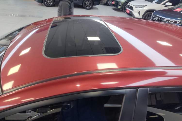 Used Nissan Tiida 2016 1.6L CVT Cool Dynamic Edition