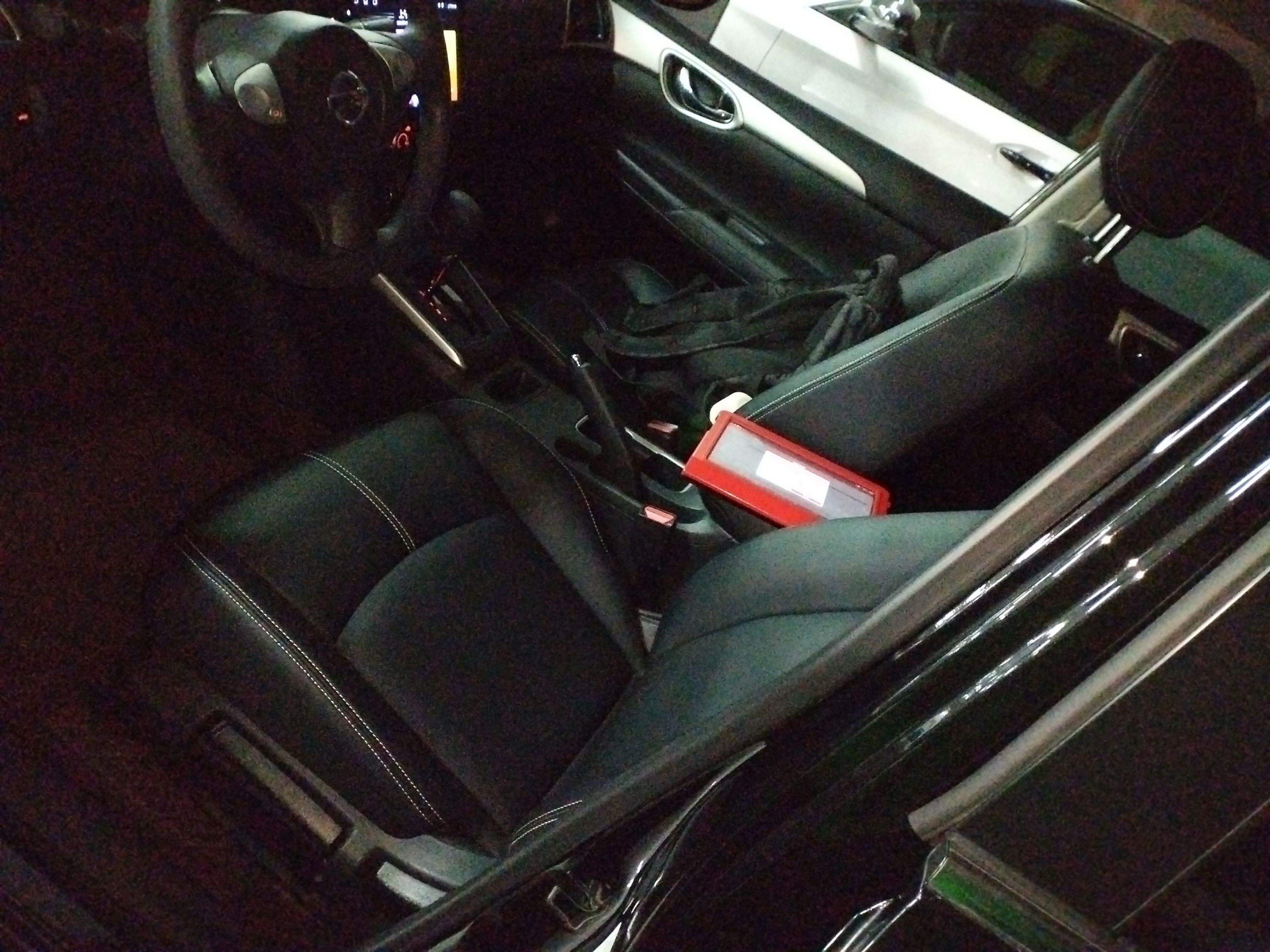 Переднее сиденье в автомобиле