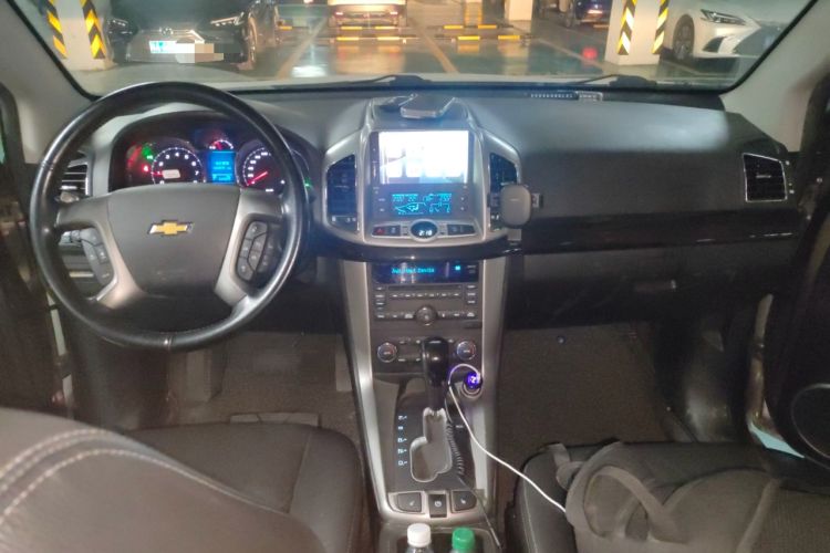 Used Chevrolet Captiva 2015 2.4L 4x4 Flagship Edition 7-Seater