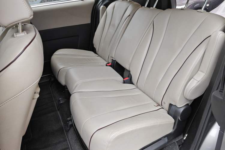 Used Mazda Mazda 5 2013 2.0L Automatic Luxury Version
