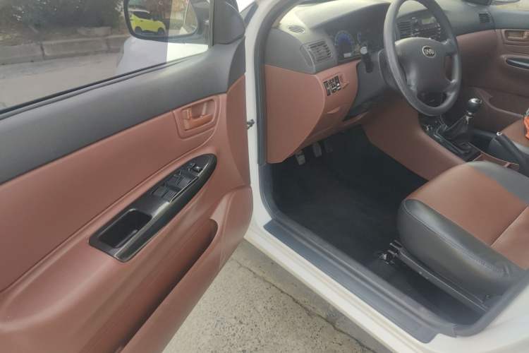 Used BYD F3 2012 Energy-Saving Edition 1.5L Manual Comfort Model
