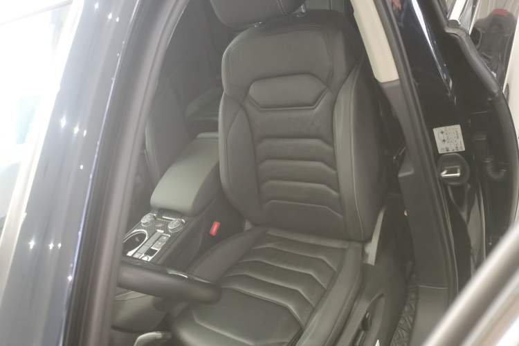 Used Volkswagen Touareg 2021 2.0 TSI Flagship Special Edition
